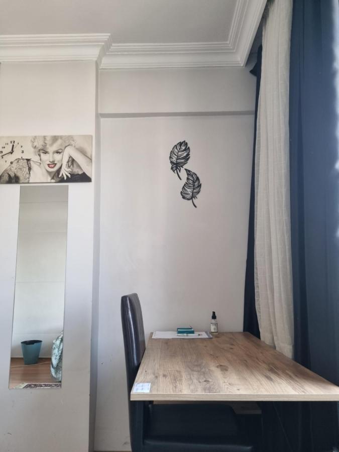 Single Room, Одноместная Комната В Доме, Chambre D'Une Personne, Habitacion Individual Istanbul Exteriör bild